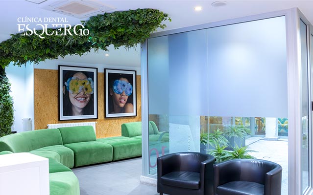 sala-de-espera-clinica-dental-esquero-10-don-benito